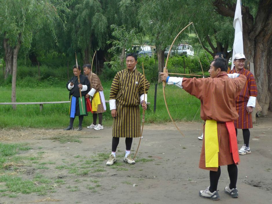 archery-competitions-are-common-among-locals-in-bhutan-garfors-says-the-archers-shoot-at-targets-over-100-meters-away