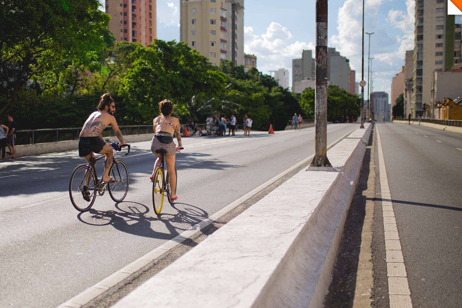 Minhocao-Paulista-pedestres-cenoura-bronze-6